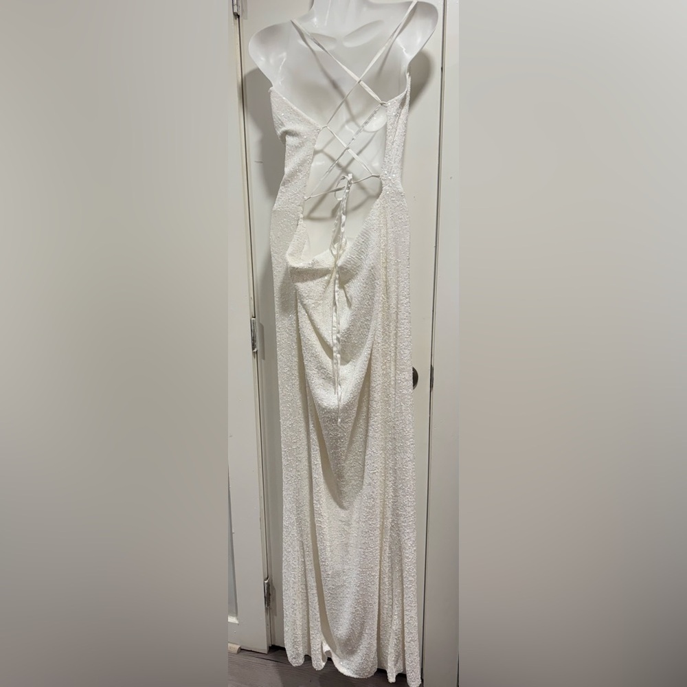 Elegant White Evening,Prom,Wedding, or Special Occasion Sequin Maxi Dress. - Picture 4 of 4
